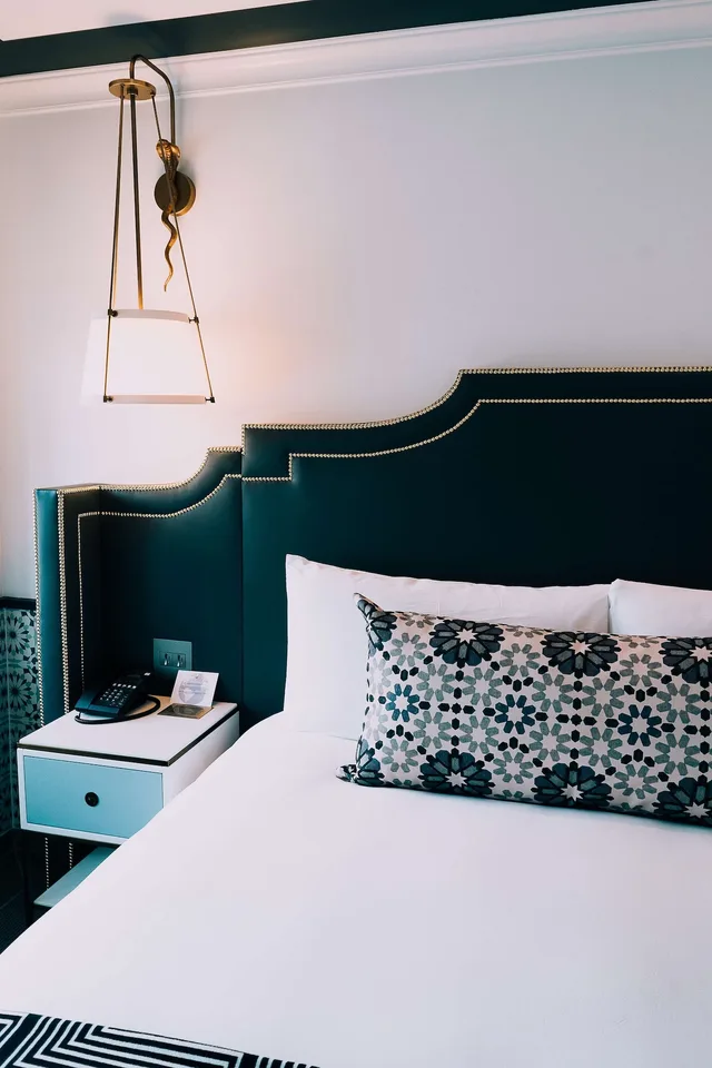 فيلا بسرير كينج، HOTEL CALIFORNIAN 4/7