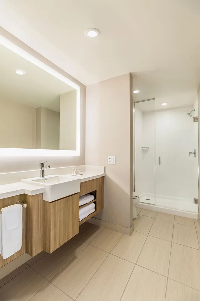 جناح بسريرين كوين مع أريكة، SpringHill Suites by Marriott St. Paul Downtown 3/5