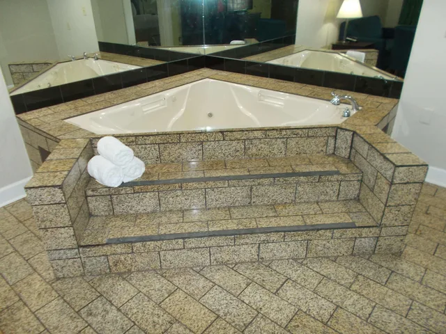 جناح، SureStay Plus Hotel by Best Western St Marys Cumberland 6/7