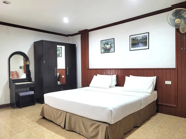 Deluxe, King Bed, No Window, Balcony، Rabbit Mansion 5/10