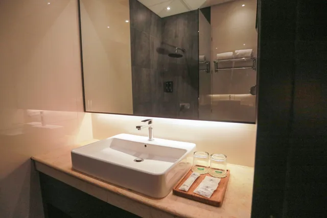 Renovated, Superior, Twin Beds، Lotus Garden Hotel 4/4