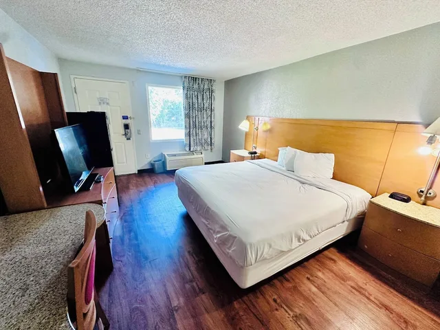 غرفة قياسية بسرير كينج، Studio 6 Extended Stay - Savannah, GA - Gateway & I-95 2/4