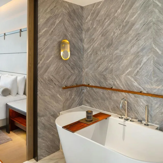 Room, King Bed, Club Floor، JW Marriott Nairobi 3/3