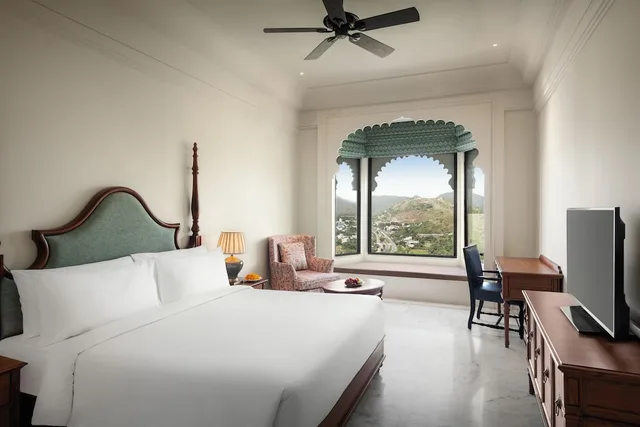 Room, King Bed, Valley View، Bhairavgarh by Zennia Hotels 1/1