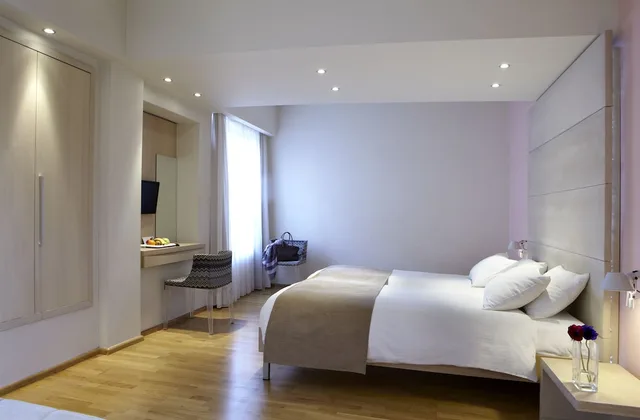 غرفة عائلية بسريرين منفصلين مع أريكة، Domotel Olympia Urban Chic Hotel 2/5