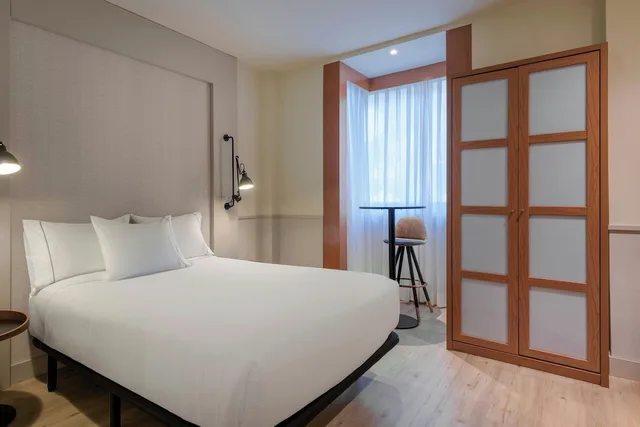 غرفة قياسية بسرير كوين، Ac Hotel Los Vascos 2/9