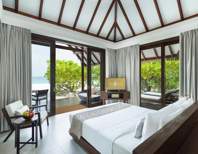 Beach, Villa, King Bed، Heritance Aarah Maldives 1/4