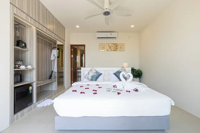 Exclusive, King Bed, Sarocha Villa 2/10