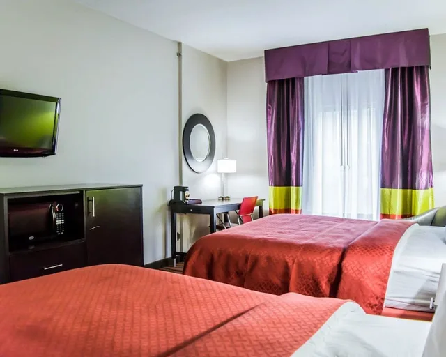 غرفة قياسية بسريرين كوين، Quality Suites Fort Myers I-75 1/3