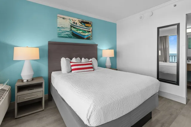 Schooner, Junior Suite, Deluxe, 2 Queen Beds, Ocean Front، Compass Cove Resort 5/10