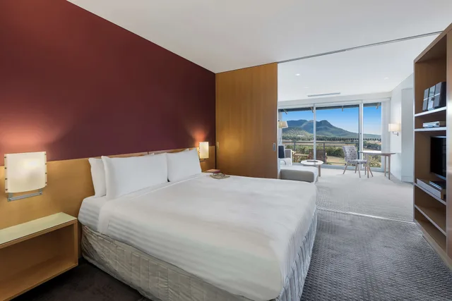 1 Bedroom, Wellness, Suite, King Bed, Adult Only، Avani Cypress Lakes Resort 1/6