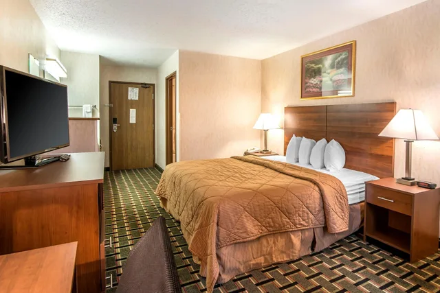 غرفة قياسية بسرير كينج، Quality Inn Raton, NM 6/7