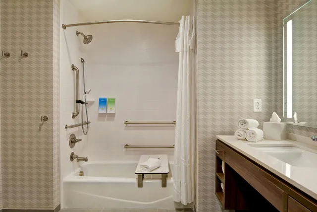 استوديو بسريرين كوين لذوي الإعاقة، Home2 Suites By Hilton Charleston West Ashley 5/7
