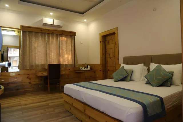 Luxury, King Bed, Queen Bed, Quartz Himalayan Brothers 1/1