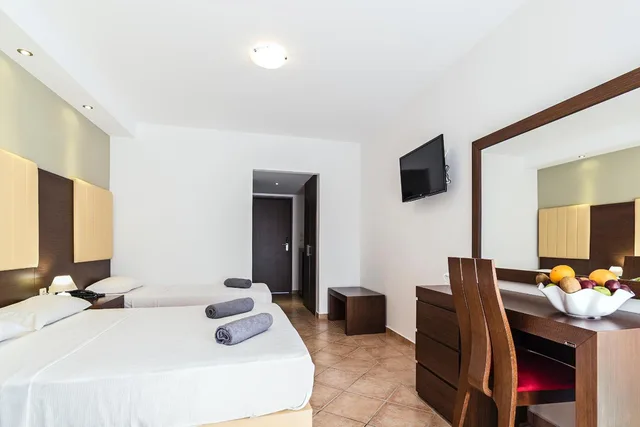 Room, Triple, Land View، White Olive Premium Laganas 5/8