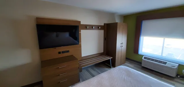Leisure, King Bed، Holiday Inn Express Hotel And Suites Kinston 7/9