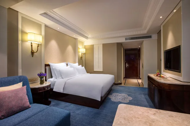 Room, King Bed, Queen Bed, River View, Kasion International 2/3