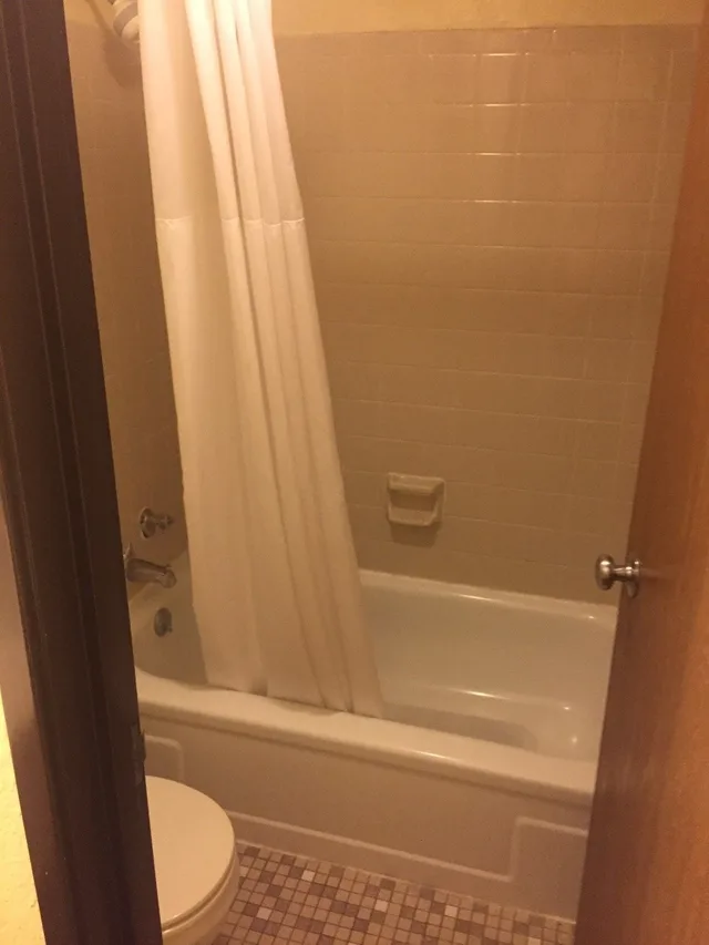 غرفة قياسية بسريرين كوين، Sunset Inn & Suites - Lincoln Airport 2/2