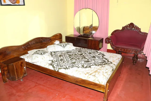 غرفة تقليدية بسرير مزدوج بإطلالة على الحديقة، Villa Sunshine Hotel 1/1
