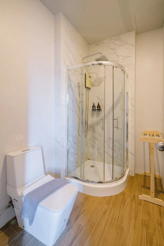 غرفة حصرية بسرير مزدوج وسرير فردي بغرفة نوم واحدة، The Arbern Hostel x Bistro 5/6