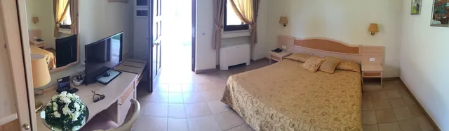 Room, Quadruple, Double and Twin Beds, Garden Area، Hotel Relais Antica Masseria 4/9