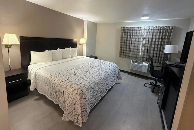 غرفة سوبيريور بسرير كوين لذوي الإعاقة، Red Roof PLUS Centralia 3/4