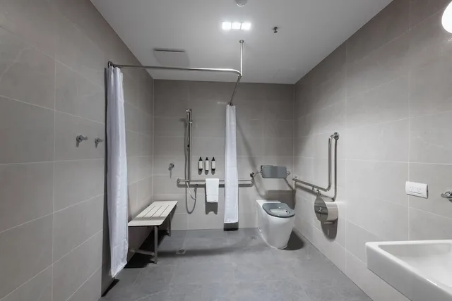 Deluxe, Twin Beds, King Bed, Corner, Accessible, TRYP by Wyndham Pulteney Street Adelaide 2/2