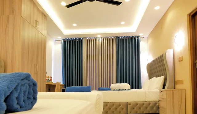 Royal, Quadruple, King Bed, Nine Arch Holiday Resort 7/10