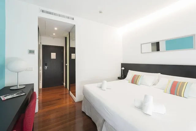 غرفة مفردة بسرير مزدوج بحوض جاكوزي، Sea You Hotel Port Valencia 1/3
