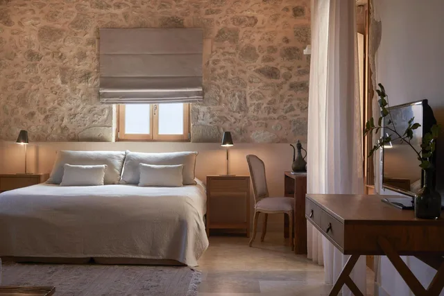 جناح جونيور بشرفة، Kapsaliana Village Hotel 2/2