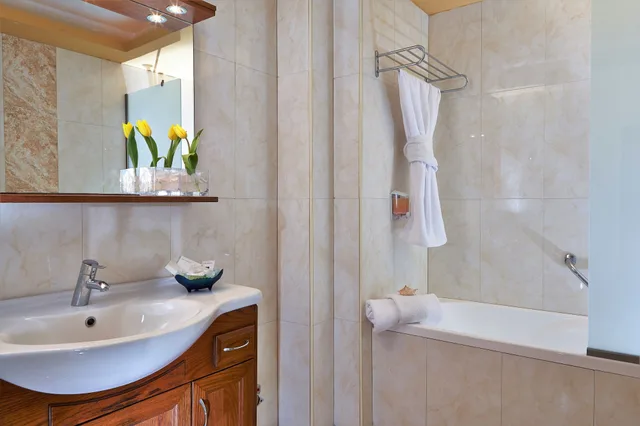 غرفة سوبيريور عائلية بسريرين منفصلين مع أريكة، ST. CONSTANTIN SEA HOTEL AND SPA RESORT 10/10