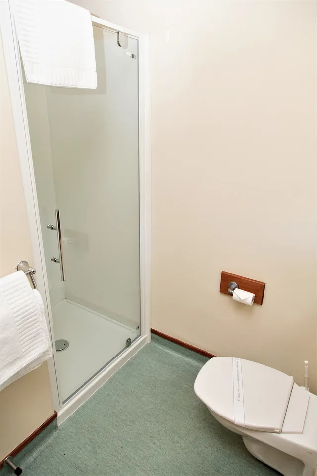 استوديو بسرير كينج وسرير فردي مفردة بسريرين منفصلين، Aspen Lodge Motel 9/10