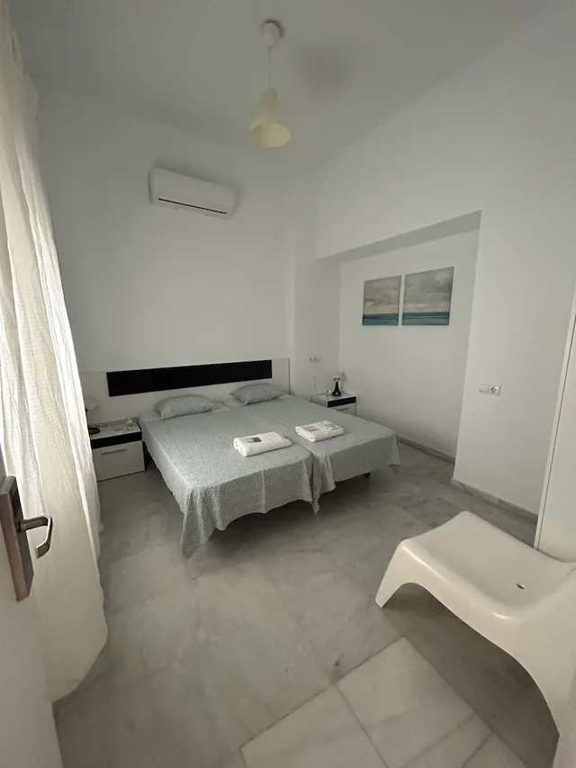 غرفة اقتصادية بسريرين منفصلين بحمام مشترك، The Spot Central Hostel 1/1