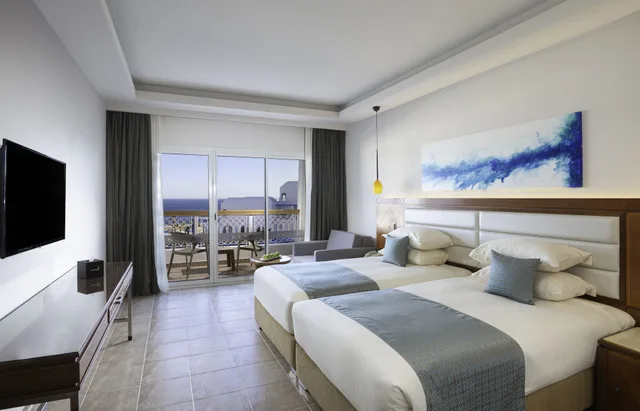 غرفة ديلوكس بسريرين منفصلين بإطلالة على المسبح، Pickalbatros Palace Resort Sharm El Sheikh 2/5