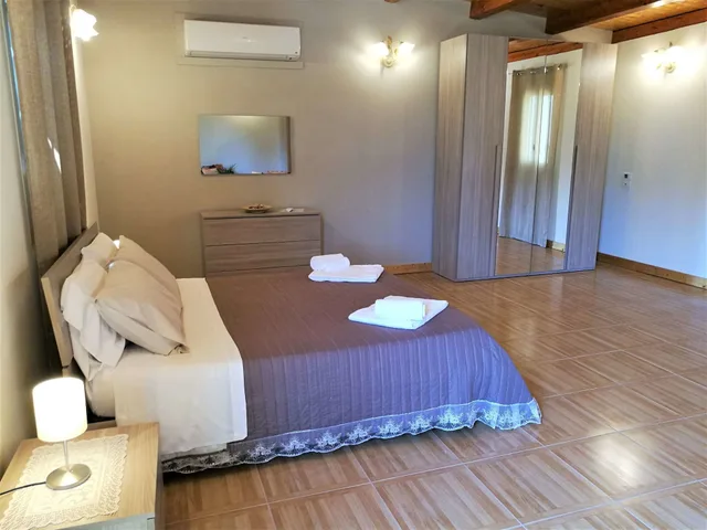 غرفة قياسية ثلاثية بسرير مزدوج وسرير فردي، Villa Felicia 4/7