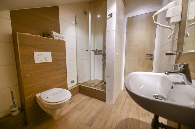 غرفة بسرير كينج، Hotel Ideja 8/9