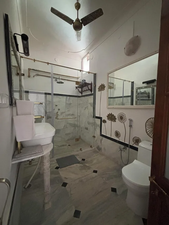 غرفة ديلوكس مفردة بسرير مزدوج، HOTEL RANGNIWAS PALACE 2/3