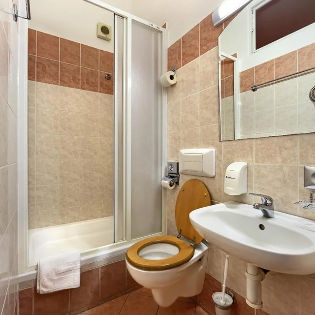 شقة، Hotel Golden City Garni 3/4