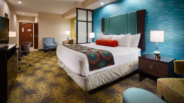جناح بسرير كينج لذوي الإعاقة، Best Western Premier Ashton Suites Willowbrook 1/4
