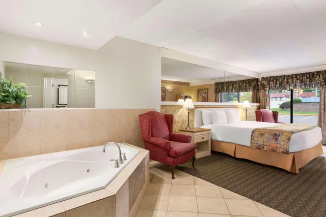 جناح بسرير كينج، Travelodge by Wyndham Owen Sound 1/1
