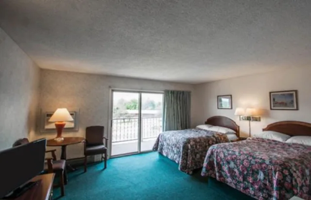 غرفة بسريرين مزدوجين للمدخنين، Econo Lodge Hornell 1/6