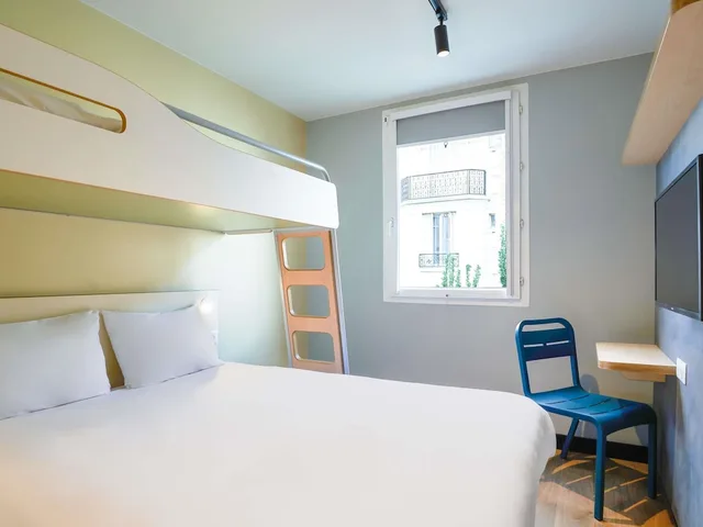 غرفة بسرير مزدوج وسرير بطابقين، IBIS BUDGET SAINT MAURICE 1/9