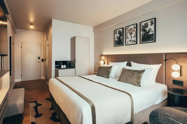 Superior, Twin Beds, Leonardo Hotel Koln 4/10