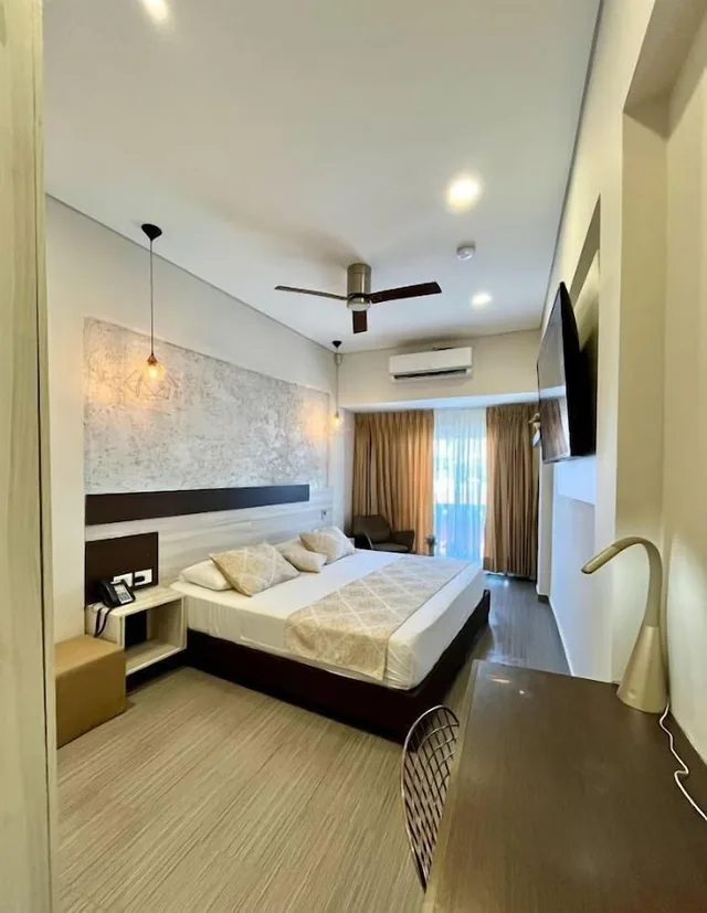 غرفة سوبيريور بسرير كينج بشرفة، Cartagena Royal Inn 1/6