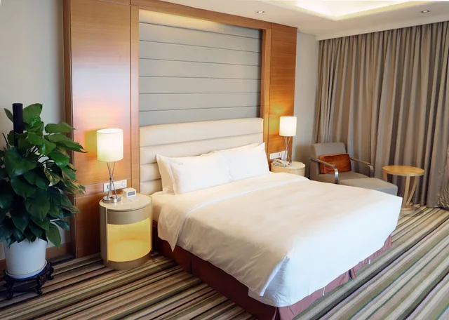 غرفة قياسية بسرير كينج مع دخول صالة النادي، Holiday Inn Tianjin Riverside 5/10