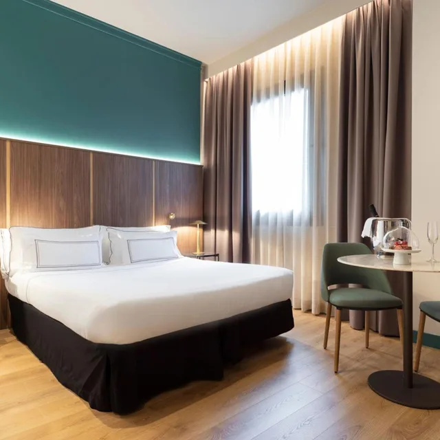غرفة بريميوم بسرير مزدوج، Melia Milano Hotel 1/9