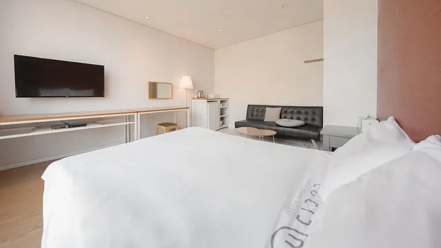 Spa, Double Bed, Lucid M 4/9