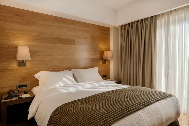 Standard, Double or Twin Bed, Samaria Hotel 3/10