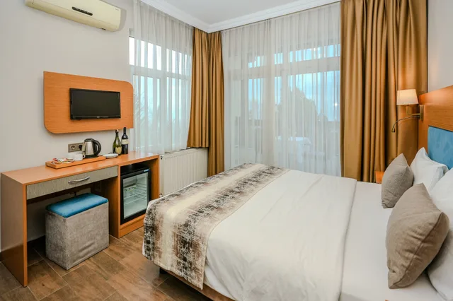 غرفة بسرير مزدوج أو سريرين منفصلين بإطلالة على البحر، Seatanbul Apart Hotel 3/10