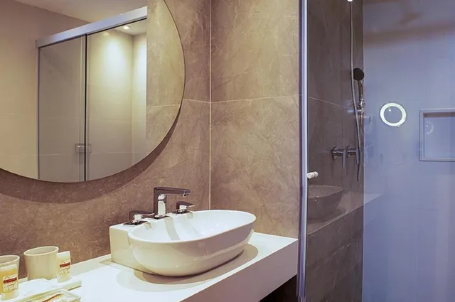 غرفة ديلوكس بسرير مزدوج بشرفة، Anna Suites Ipanema 3/6